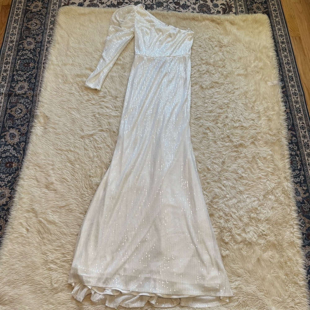 NWT Ieena for Mac Duggal White Sequined One Shoulder Trumpet Gown - Size 0 - Picture 4 of 8